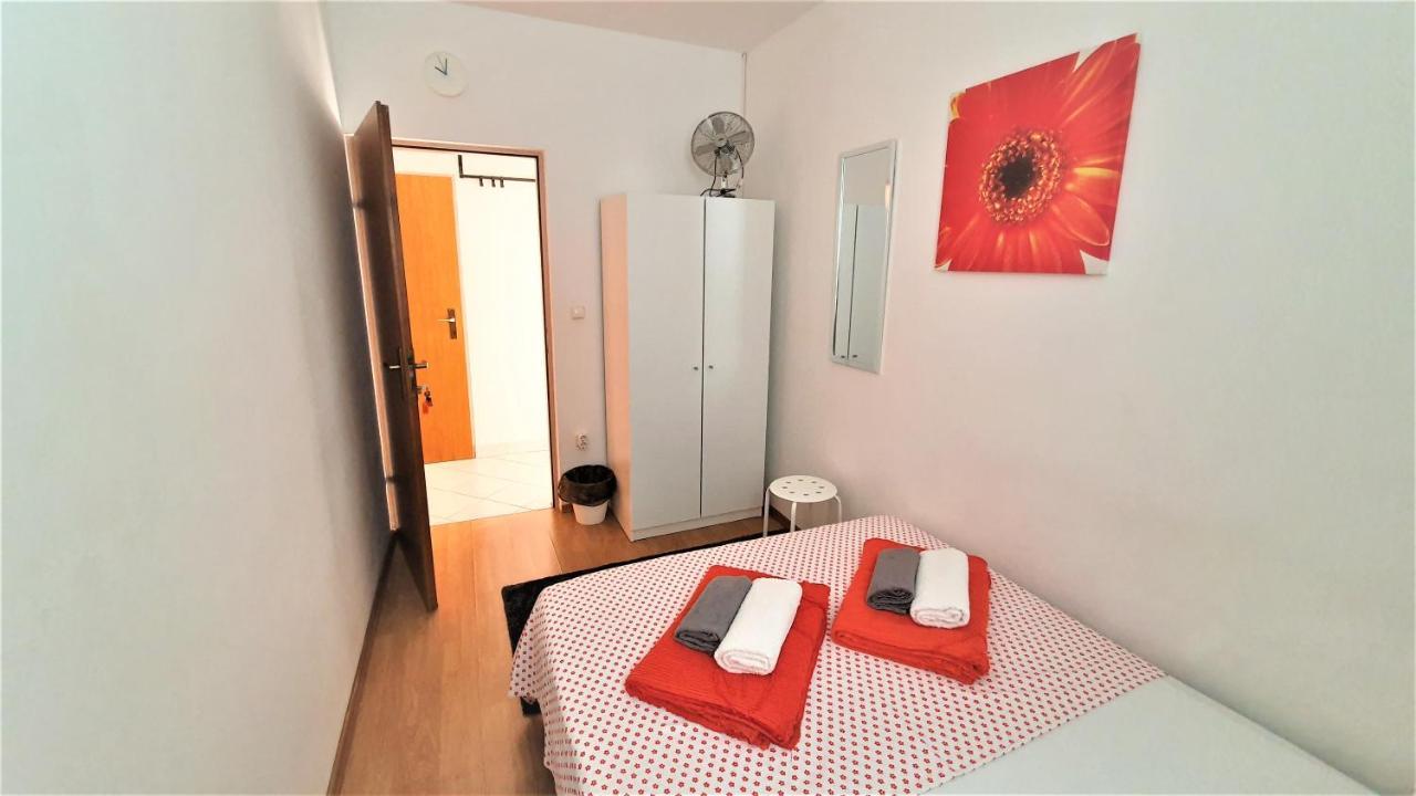 Guest House Jasna Novalja Exterior photo
